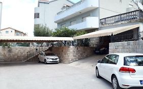 Studio Apartments Ilija